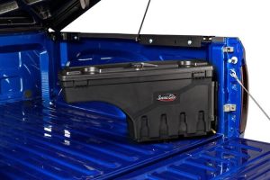 UnderCover 19-20 Chevy Silverado 1500 Passengers Side Swing Case - Black Smooth